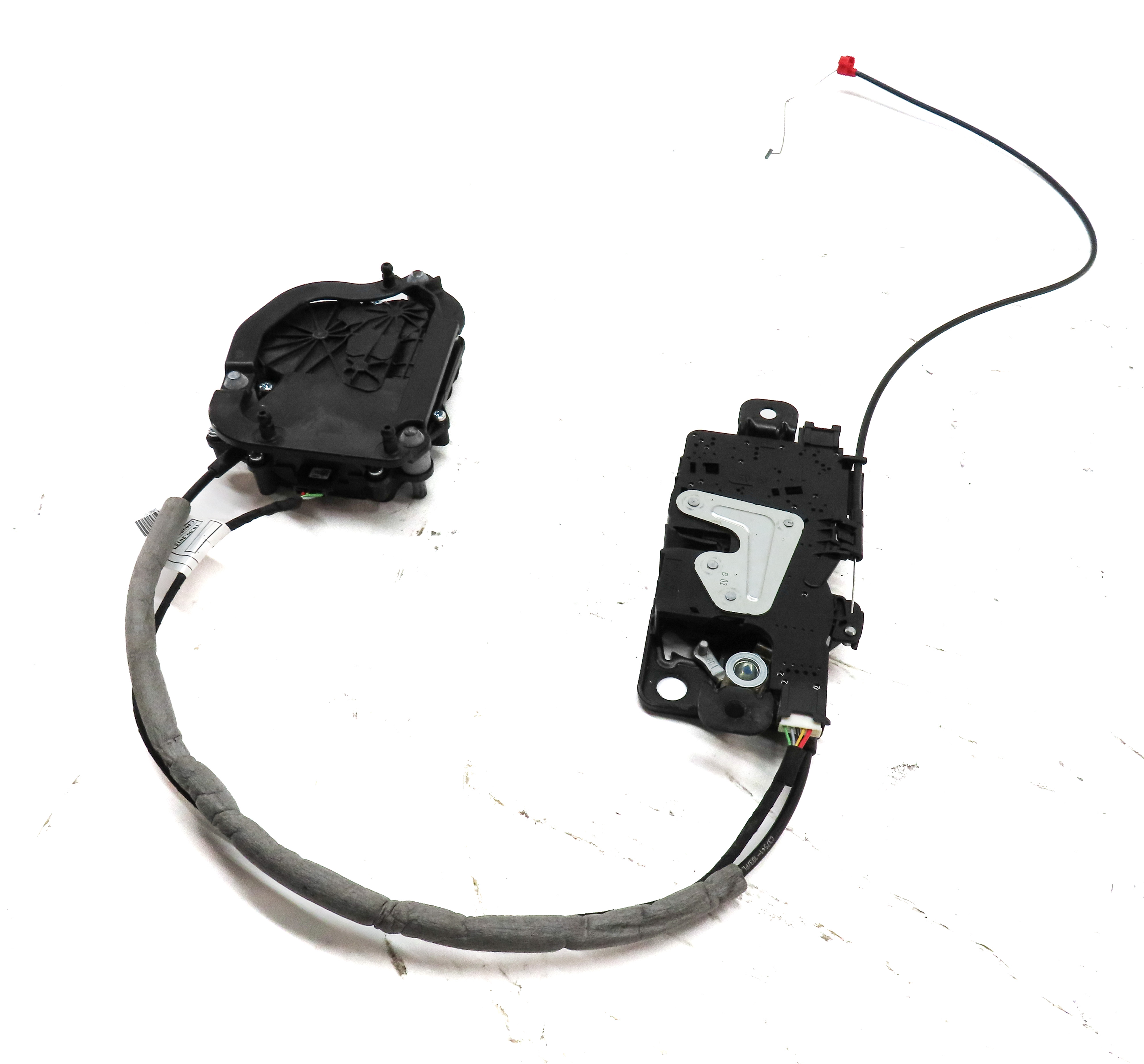 2016 BMW 750i (G11) REAR TRUNK STRIKER PLATE LOCK LATCH w/ ACTUATOR MOTOR — exact item pictured